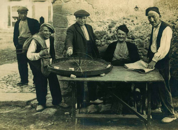 El Joch de la birolla  de Sant Jaume de Llierca. Foto Valentí Fargnoli