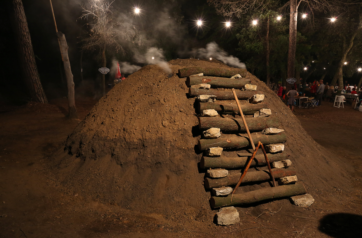 La carbonera, de nit