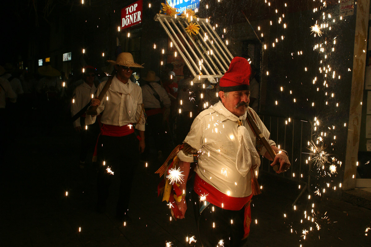 Un dels participants amb unes graelles gegants