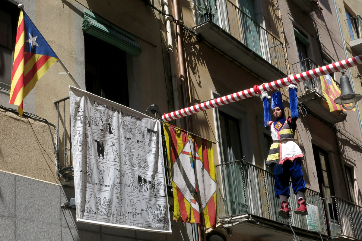 Balcó des d'on es fa giravoltar el ninot