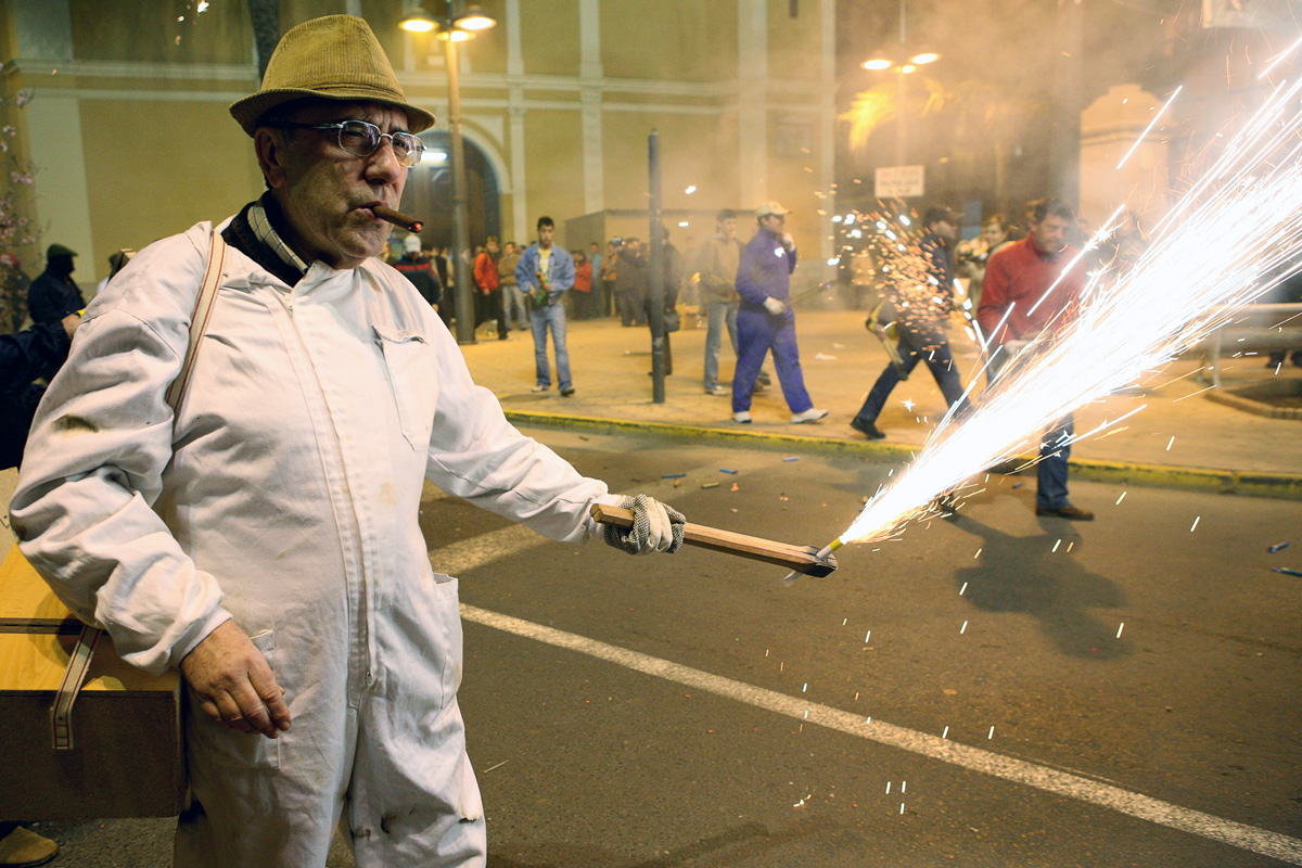 El foc que surt de les tenalles