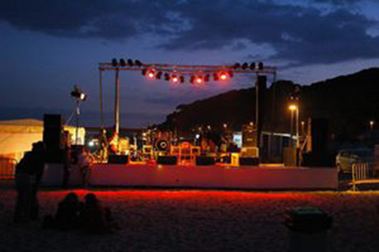 Festa a la platja