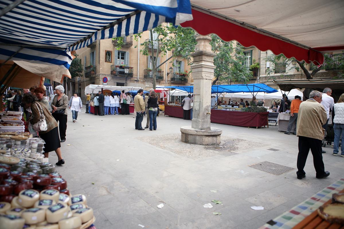 Les parades ocupen la plaça