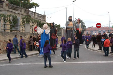 La cercavila amb els gegants i gegantons