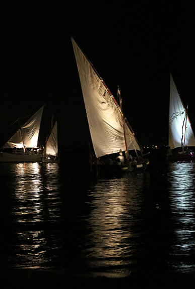 Arribada nocturna de barques