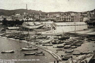 Les drassanes Mallol amb el veler Sant Jordi en construcció (1920)