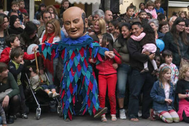 En Berruga de Figueres creant l'espai festiu