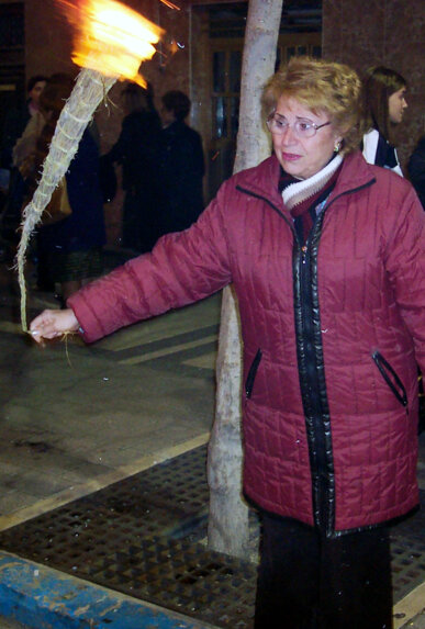 Una senyora amb la seva aixama