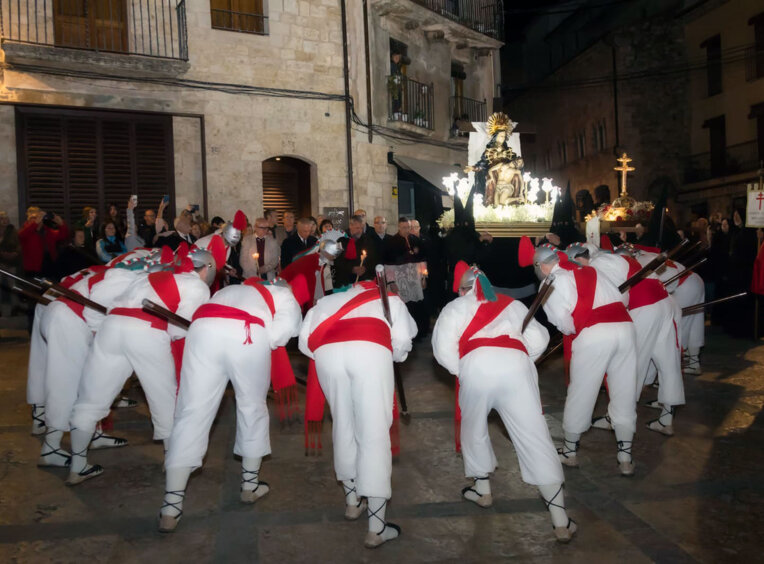Estaferms durant la processó. Foto: Venerable Congregació de la Mare de Déu dels Dolors de Besalú