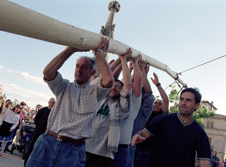 Festa de l'arbre de maig a Folgueroles