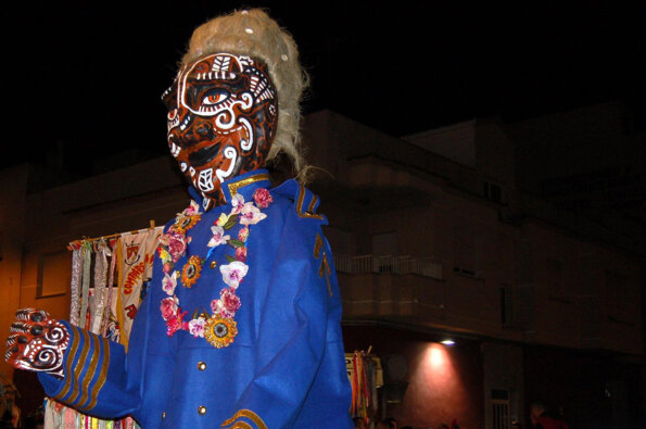 Formes, atributs i noms del Carnestoltes