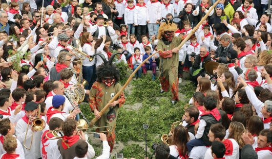 Els dimonis rompent la creu